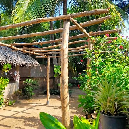 Eastwind Surf Camp Hotel Arugam Bay Exterior foto