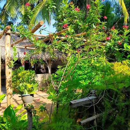 Eastwind Surf Camp Hotel Arugam Bay Exterior foto