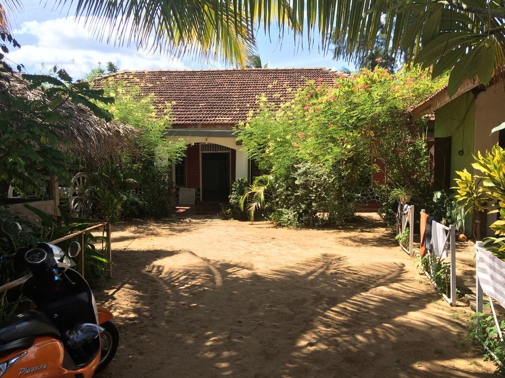 Eastwind Surf Camp Hotel Arugam Bay Exterior foto